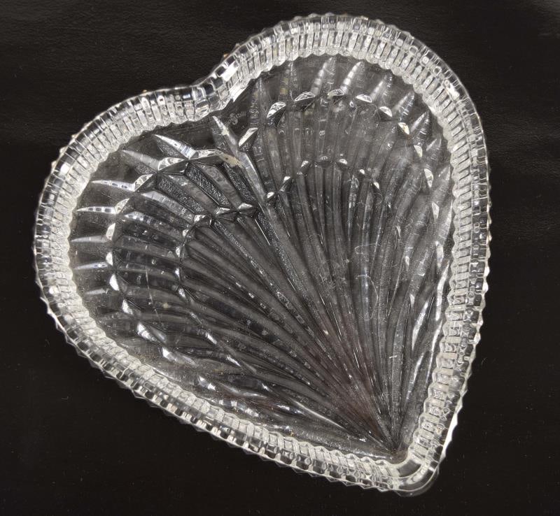 Waterford Crystal Heart Shaped Trinket Dish: Featuring The Waterford Glass Crystal Heart Shaped Trinket Dish, Measuring 1 1/2" Tall, 7 1/4" Across And 7 1/2" Long. Hallmarked And In Good Condition, No Nicks, Chips Or Cracks.