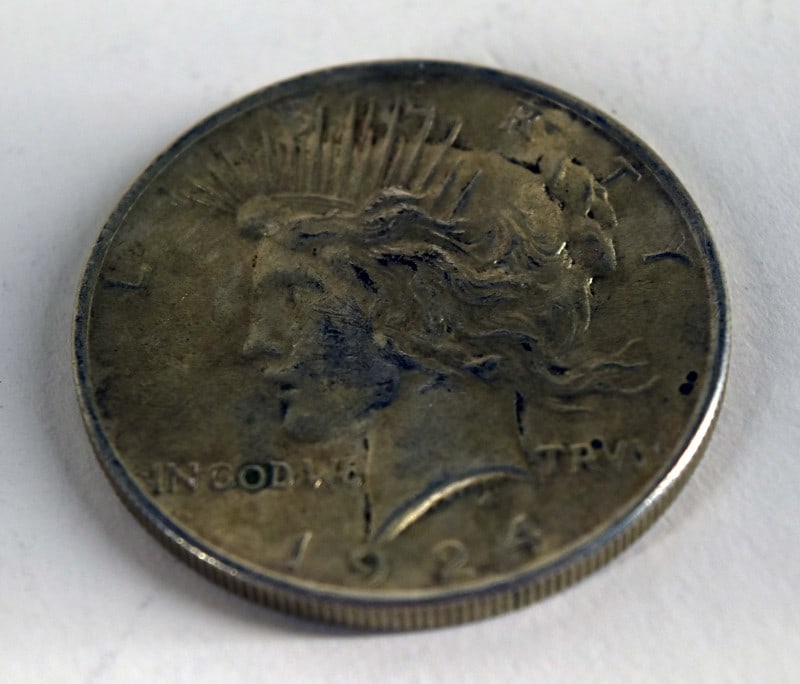 1924 U. S. Silver Peace Dollar (1 of 2)