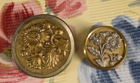 Mother Daughter Flower Picture Buttons