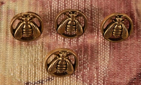 Metalized Plastic Bee Buttons