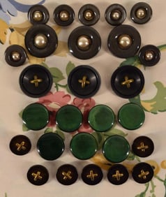 Early Plastic And Tight Top Celluloid Buttons