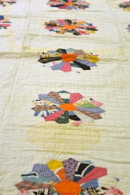 Vintage Dresden Plate Quilt