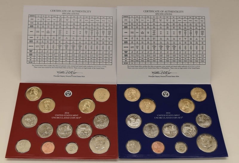 2016 U S Mint Uncirculated P & D Coin Sets (1 of 4)
