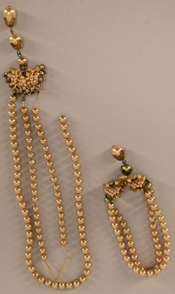 Miriam Haskell Style Necklace & Bracelet: Featuring A Necklace And Bracelet In The Style Of Miriam Haskell, Unmarked. The Necklace Is Missing Faux Pearls And Needs Re Strung. The Bracelet Is Complete But Needs Re Strung. Both Have Some Oxidaz