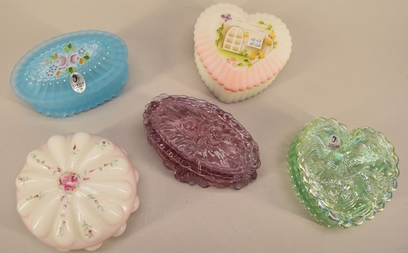Five Fenton Glass Dresser Or Powder Boxes (1 of 6)
