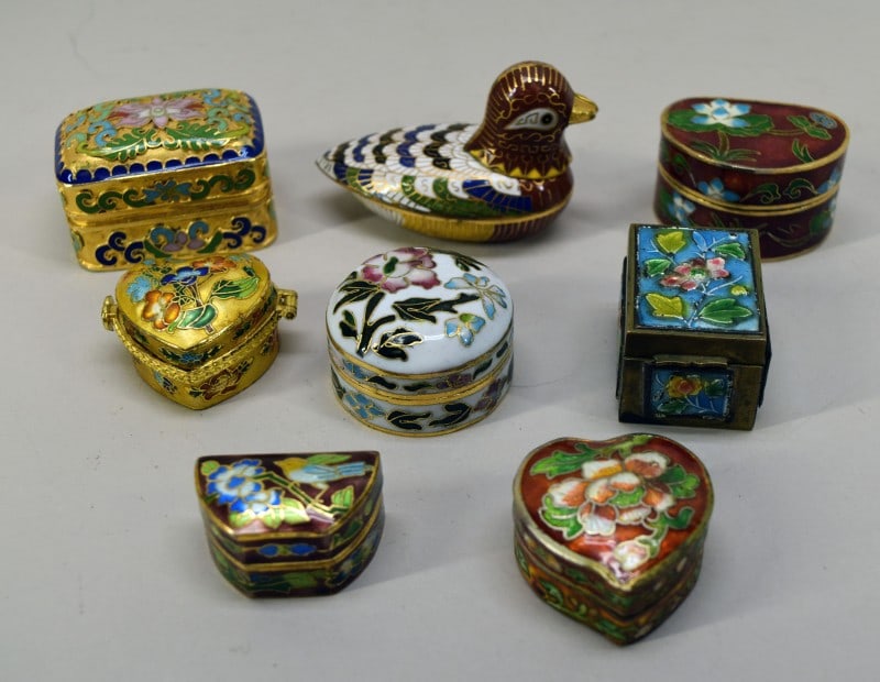 Eight Vintage Cloisonne Pill & Trinket Boxes (1 of 6)