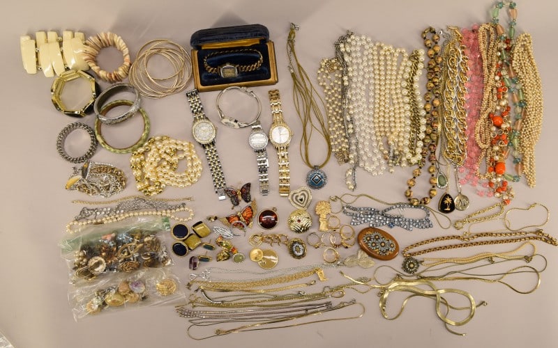 Large Group Of Costume Jewelry: Featuring A Large Collection Of Contemporary To Vintage Costume Jewelry. Approximately 4 1/2 Pounds Of Jewelry. Including A Small Bag Of Junk Jewels For Repair.