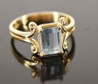14k Yellow Gold & Aquamarine Ring