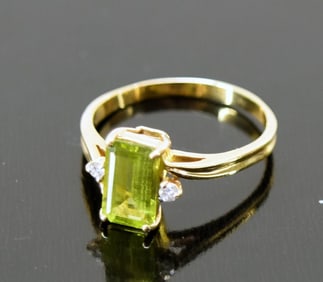 14k Yellow Gold Diamond & Peridot Ring