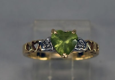 10k Yellow Gold & Peridot Heart Ring