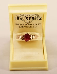 Vintage 10k Yellow Gold & Garnet Ring