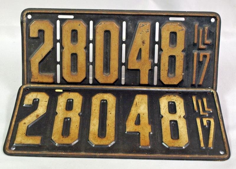 1917 Front and Back Illinois License plates (1 of 1)