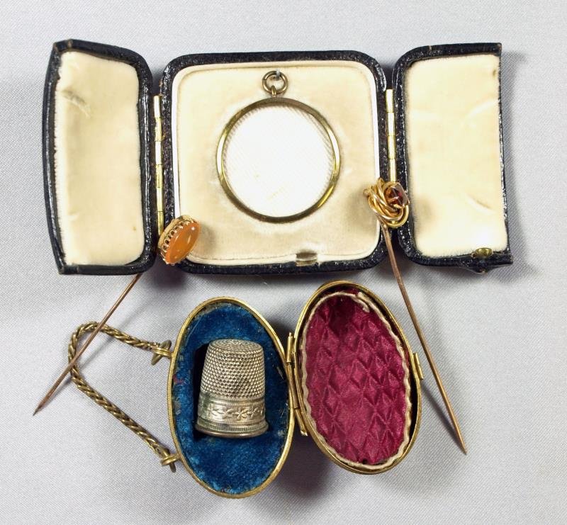 Victorian Mesh Sewing Kit (1 of 1)