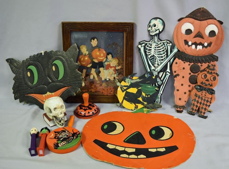Vintage Halloween Decorative Items (1 of 1)