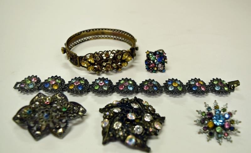 Vintage Rhinestone Costume Jewelry (1 of 4)