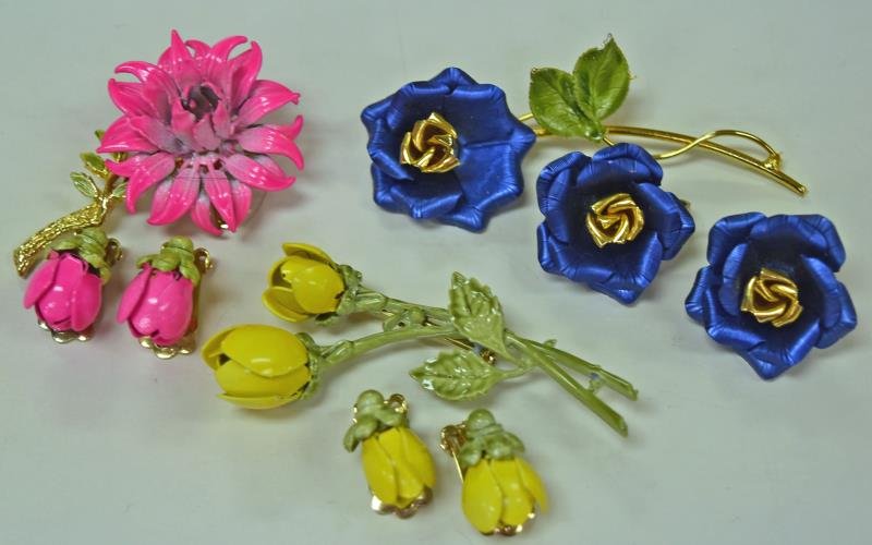 Mid-Century Metal Flower Pins and Earrings (1 of 1)