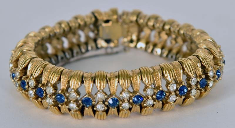 Ciner Goldtone & Rhinestone Bracelet Measuring 7" long: Measuring 7" long & .5" wide, all stones present.