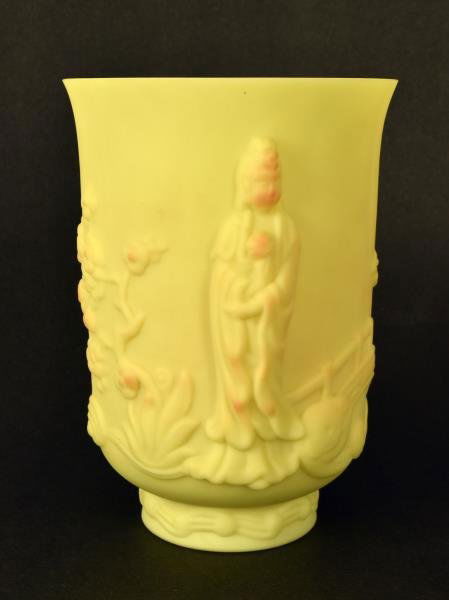 Fenton Burmese Asian Influence Vase Featuring an (1 of 5)