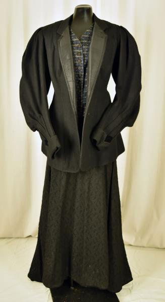 Antique Victorian Black Mourning Dress The jacet is (1 of 4)