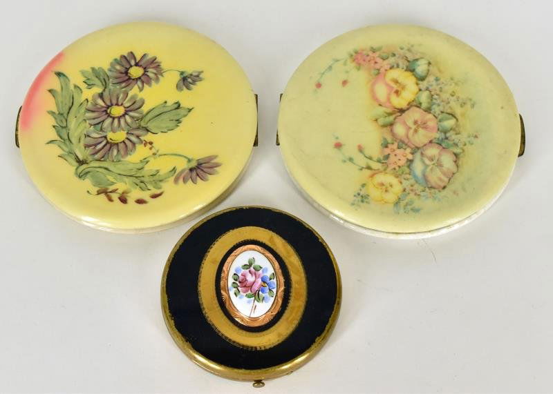 Group of Vintage Compacts Consisting of Dorset and two (1 of 1)