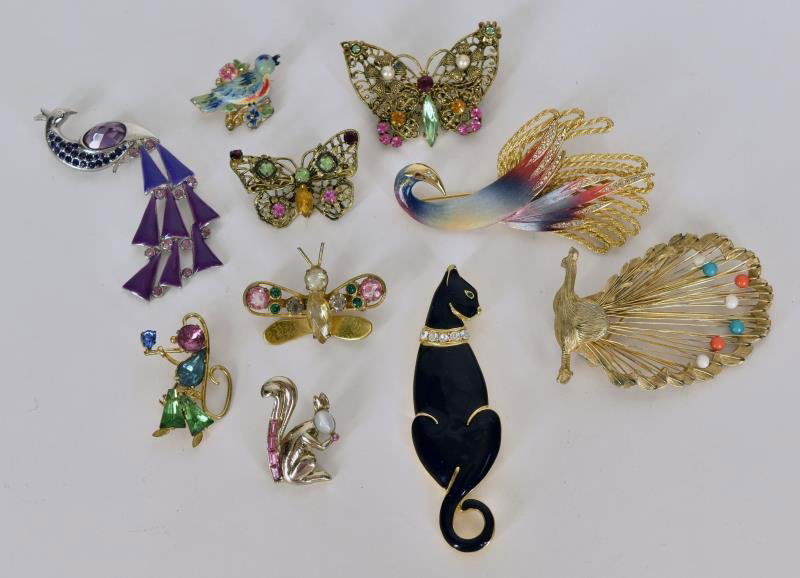 Vintage Bird & Animal Pins Featuring cats, peacock,: Featuring cats, peacock, butterfly, squirrel, marked Trifari, Czech, Coro.