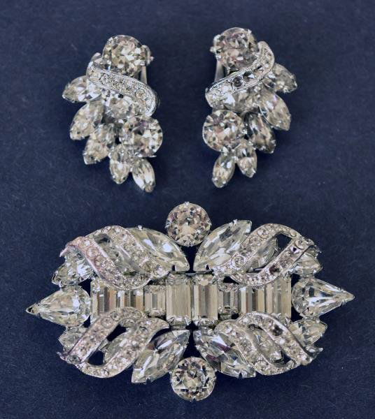 Eisenberg Rhinestone Demi-Parure Consisting of a pin (1 of 1)