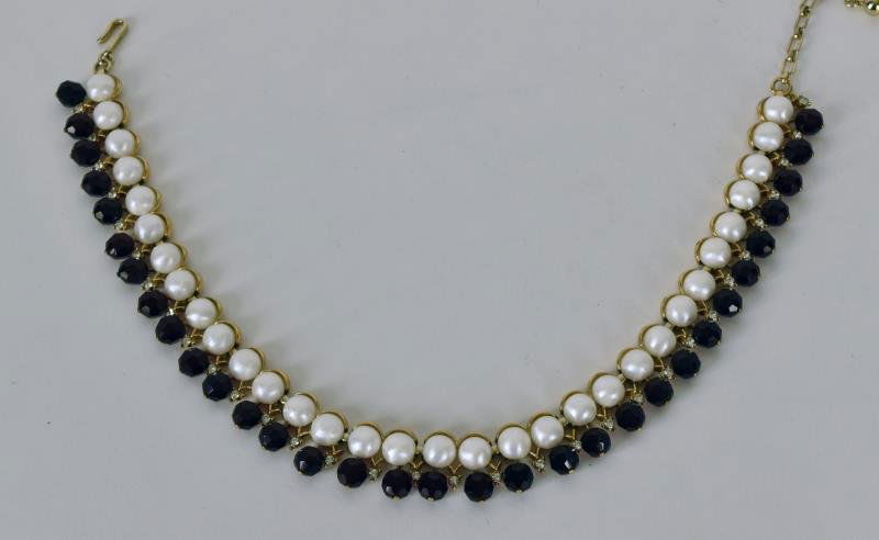 Vintage Trifari Red Glass & Faux Pearl Necklace: Vintage Trifari Red Glass & Faux Pearl Necklace