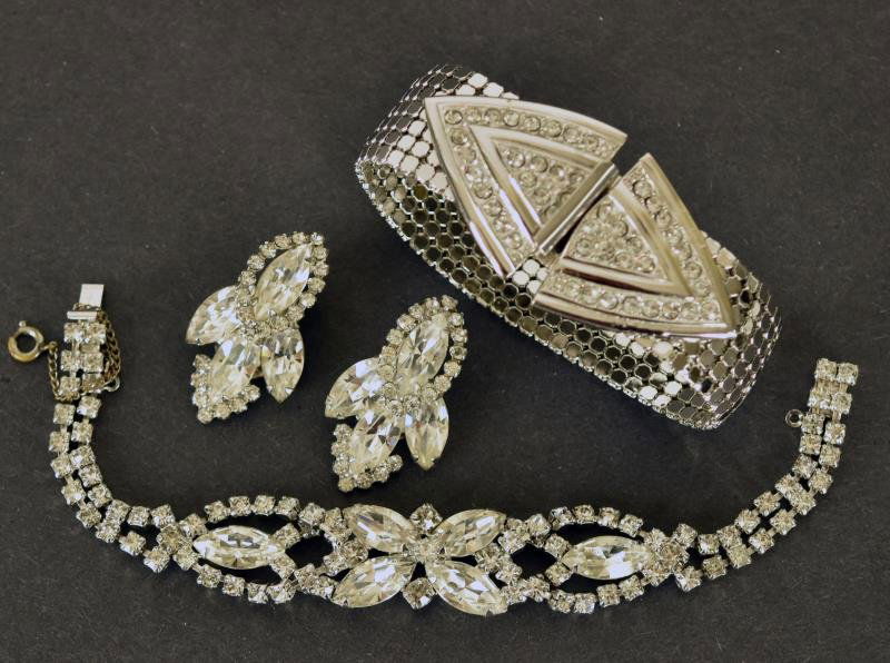 Wiesner Demi-Parure Rhinestone Set Consisting of a (1 of 1)