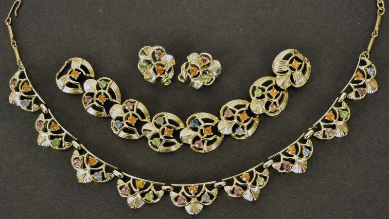 Vintage Coro Demi-Parure Set Consisting of a necklace, (1 of 4)