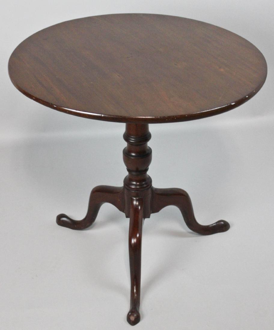 QUEEN ANNE STYLE MAHOGANY CIRCULAR TILT-TOP TABLE (1 of 3)