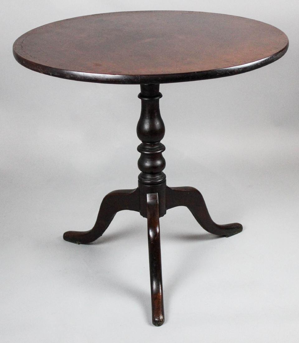 QUEEN ANNE STYLE MAHOGANY TILT-TOP TEA TABLE (1 of 3)