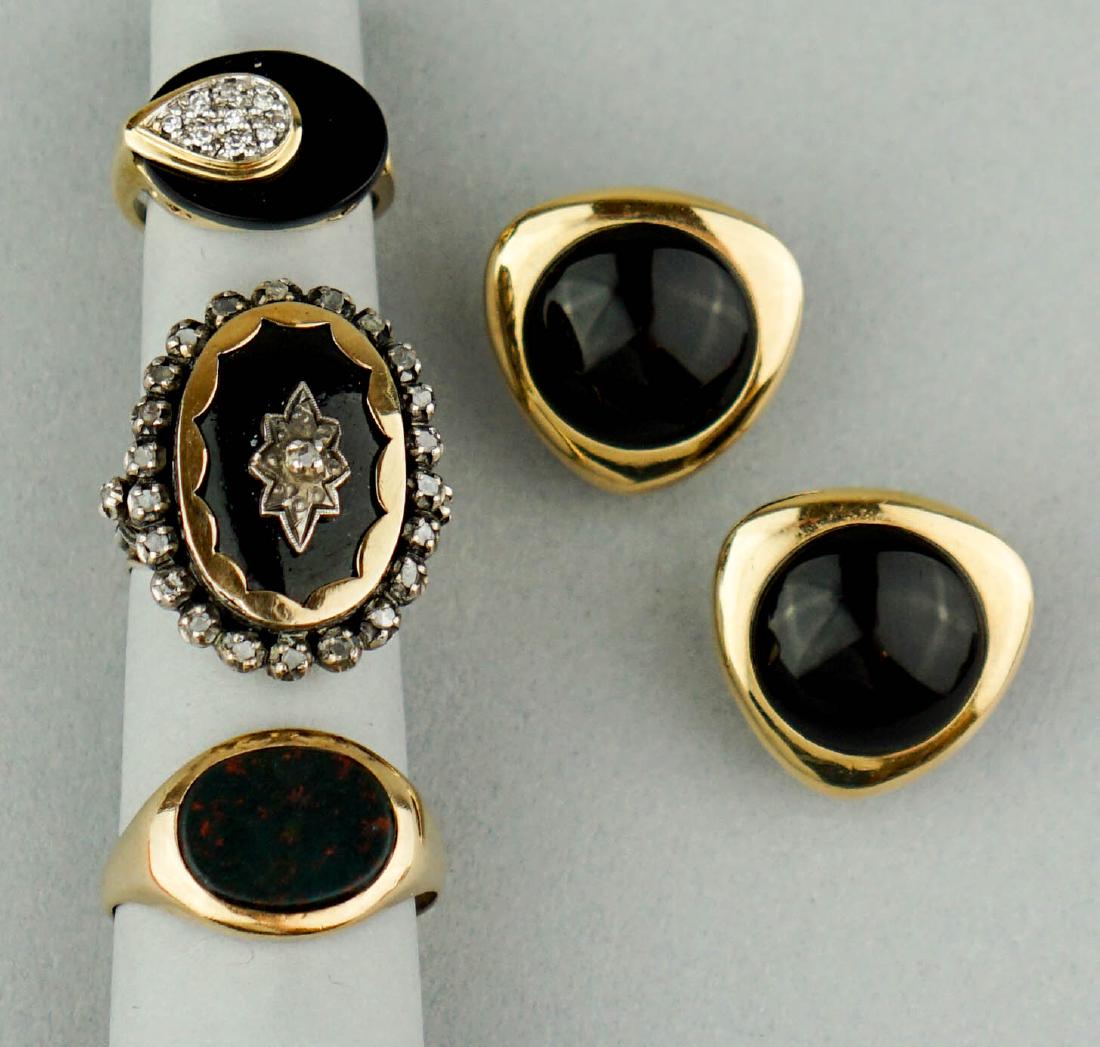 COLLECTION OF 14K AND 10K YELLOW GOLD JEWELRY: COLLECTION OF 14K AND 10K YELLOW GOLD JEWELRY stamped 585, 14K yellow gold and cabochon black onyx earrings, clip back for non-pierced ears, gross weight approx. 5.15dwt; stamped 14K GWR, yellow gold,