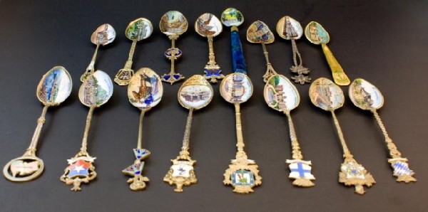 16 SILVER & ENAMEL SOUVENIER COUNTRY SPOONS: Havana, Cuba Gold Plated Spoon (not silver) Plique Du Jour Filigree Detroit Spoon (not silver) Sydney Australia Sterling St Georges Hall Liverpool English Sterling Frankfurt Palmengarten 800 Rathaus 8