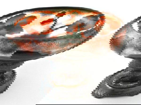 DAUM NANCY FLORAL ART GLASS CONSOLE BOWL: Beautiful Daum Nancy green and red floral art glass bowl. Mounted on a scroll & floral design sterling silver base. Signed to bottom. Measure 4 1/4" height x 7 3/4" diameter (11cm x 20cm). Very good c