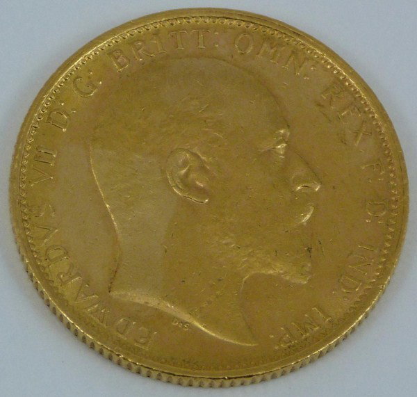 22K 1904 EDWARD VII BRITISH SOVEREIGN GOLD COIN: Minted from 1902 to 1910, the Edward VII design is scarcer than the subsequent George V sovereigns. The obverse features a portrait of Edward VII, who ruled from 1901 to 1910; the reverse depicts the 