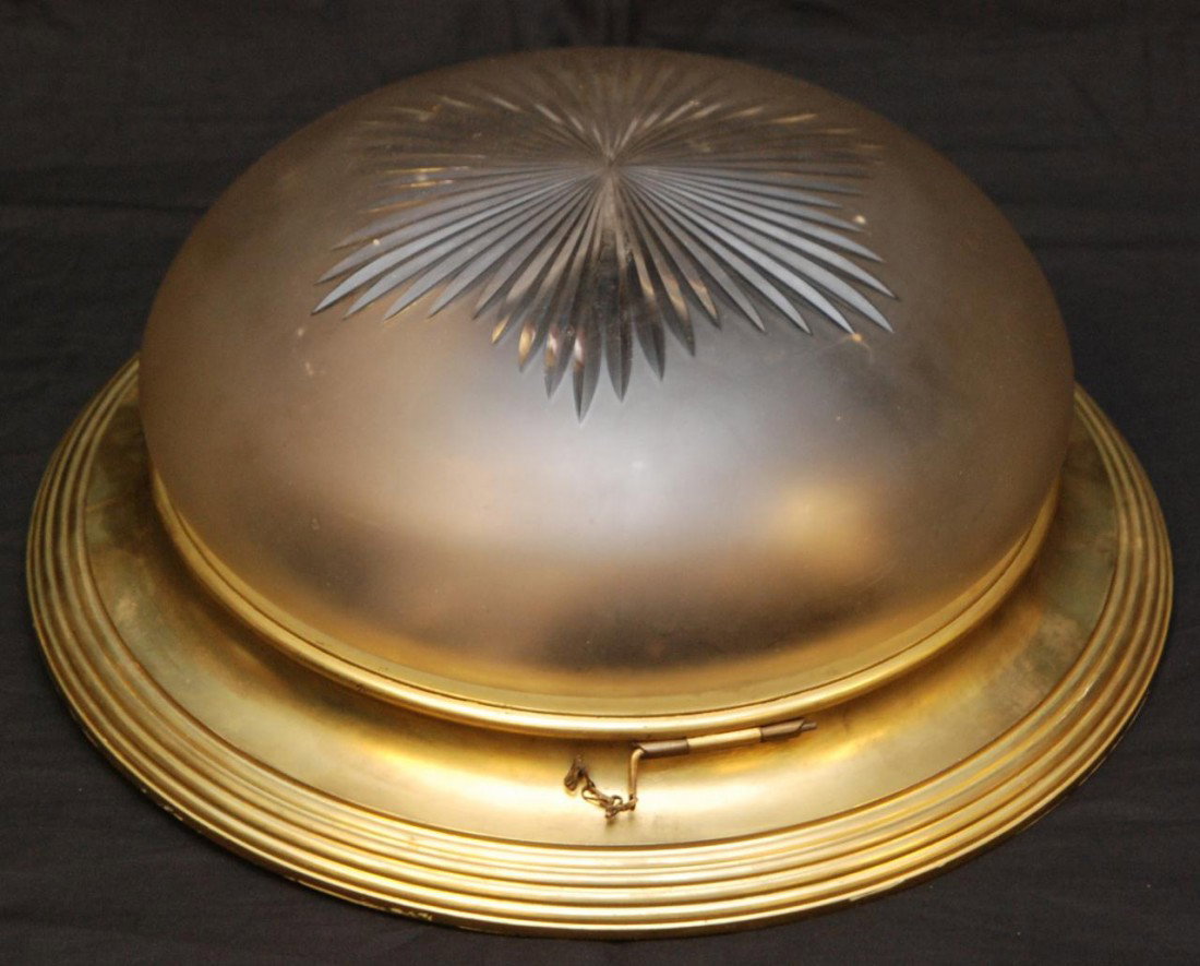 ANTIQUE AMERICAN FROSTED CRYSTAL DOME FIXTURE: Antique American Frosted crystal Dome fixture with cut star burst design to crystal. Has bronze mounting. Measures 6 1/4" height x 16" diameter (15.8cm x 40.6cm).