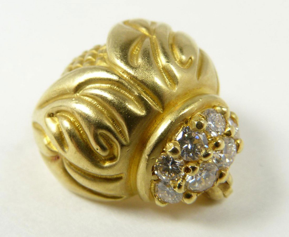 JUDITH RIPKA 18KT YELLOW GOLD BUG PIN w DIAMONDS: Fabulous Judith Ripka figural fly pin. Magnificent detail. Has 7 round cut brilliant diamonds approximately .10ct totaling .70ctw. Measures 3/4" length (1.9cm). Totaling 3.65dwt / 5.7 grams.