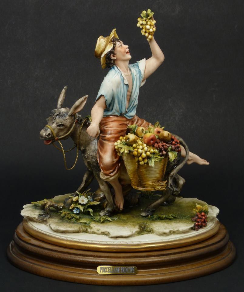 259 CAPODIMONTE PORCELAIN PRINCIPE ITALIAN FIGURE