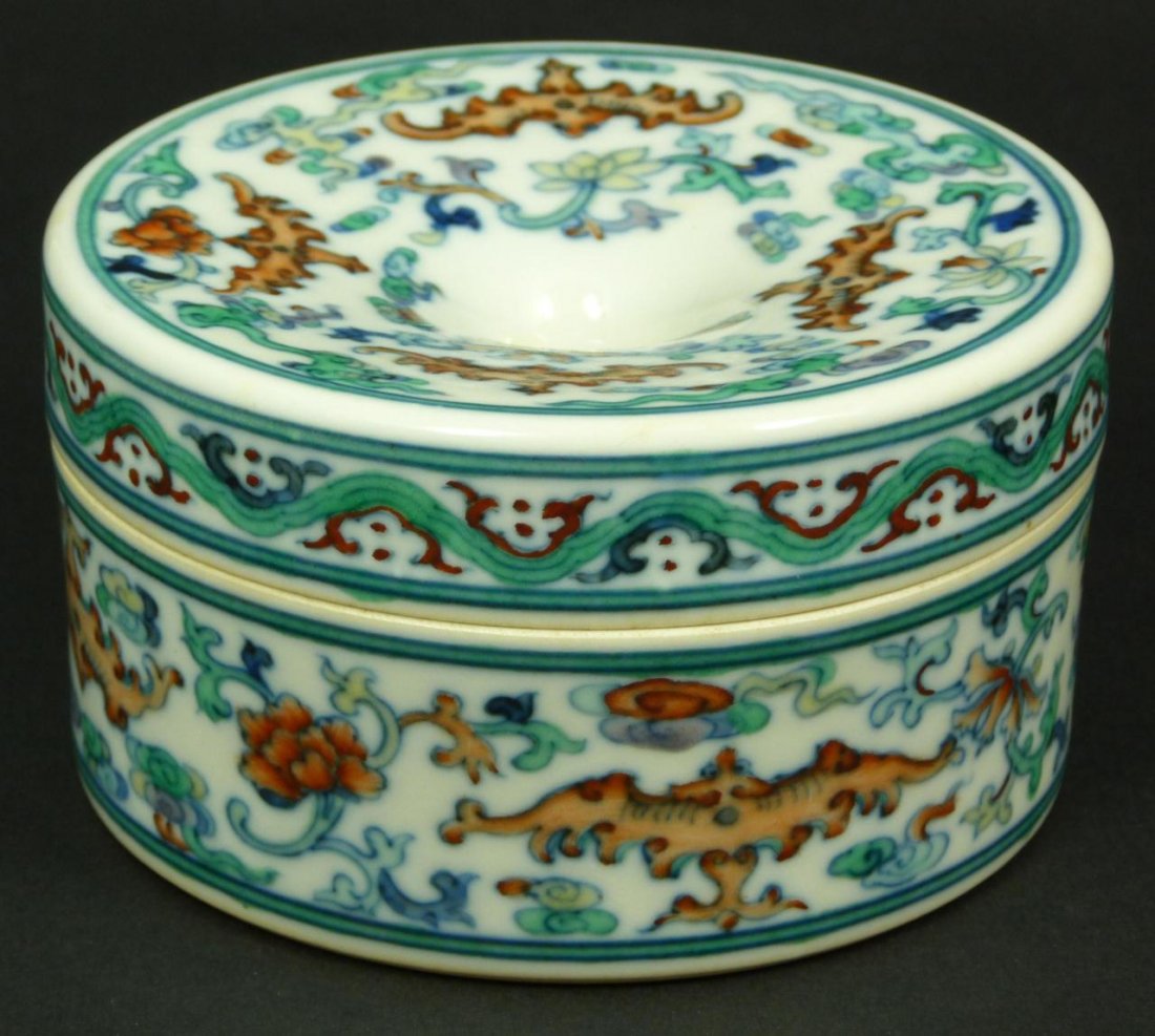 18th CENTURY CHINESE DOU CHAI INK WELL: Antique Chinese Qing Dynasty hand painted enameled Dou Chai porcelain scholar's desk inkwell. Vivid multicolor design to exterior depicting bats, flowers and lingzhi. Top has opening for dipping pen o