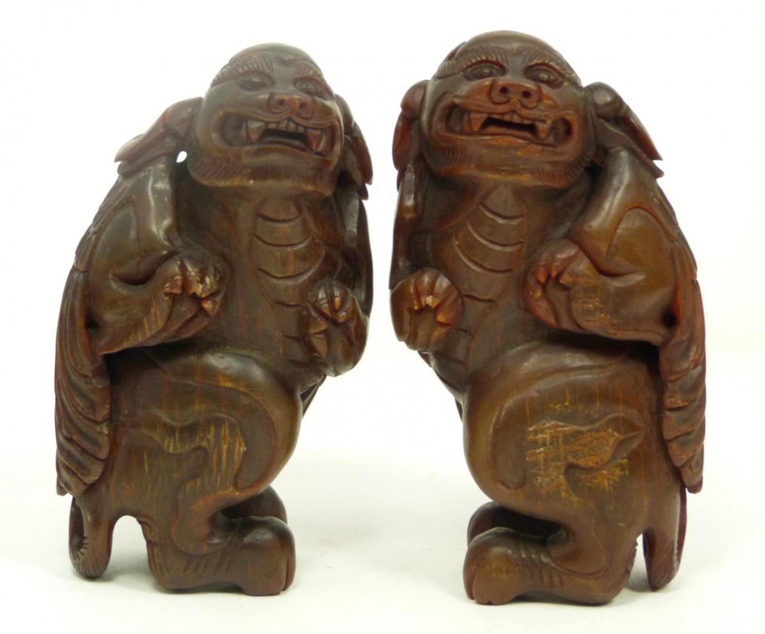 PAIR OF CHINESE CARVED HORN WINGED BEAST FIGURES: Each measures approx. 4in(10.16cm) Height. Total weight 266 grams.