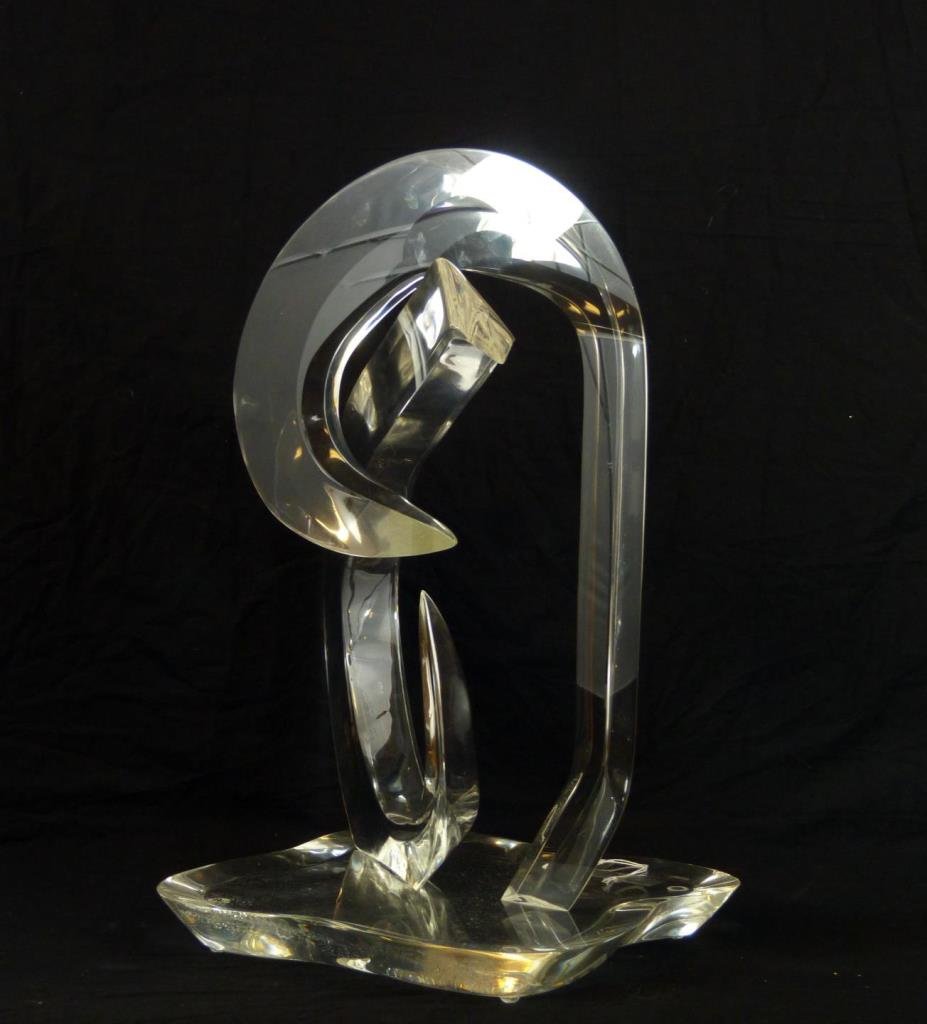 VAN TEAL ACRYLIC FREE FORM SCULPTURE: Van Teal, American Contemporary Acrylic Sculpture. Has a free form. Signed on sculpture. Measures approx. 21" (53 cm) height and 16" (40.5 cm) wide.