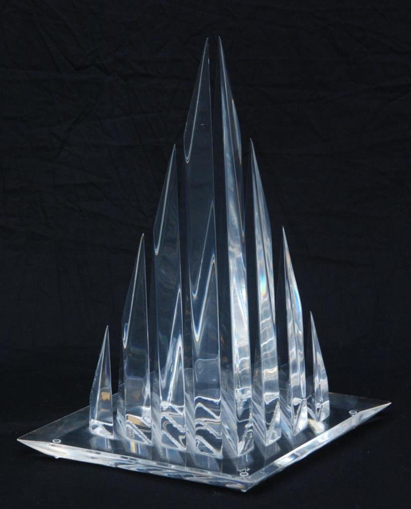 HIVO G. VAN TEAL MODERN ACRYLIC LUCITE SCULPTURE: Hivo G. van Teal (Dutch/American, 20th Century) modern acrylic Lucite sculpture depicting a large pyramid constructed by 8 graduating triangles. Set on diamond form base. Etched signature to base. Mea
