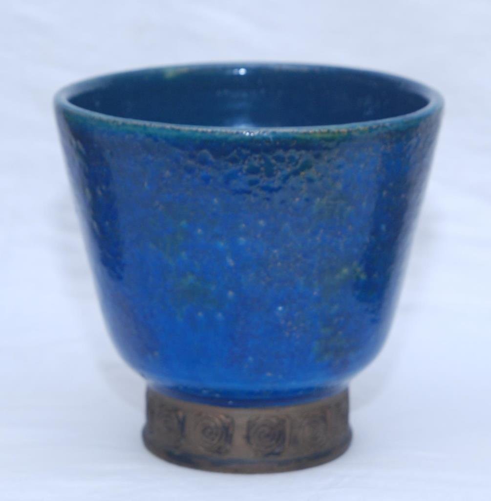 BITOSSI VASE ALDO LONDI RAYMOR ITALY ROSENTHAL: BITOSSI VASE ALDO LONDI RAYMOR ITALY ROSENTHAL Measures 6-3/4" in diameter (17.14cm) x 6-3/8" tall (16.19cm) Numbered and signed to base. Total weight 1164.4g