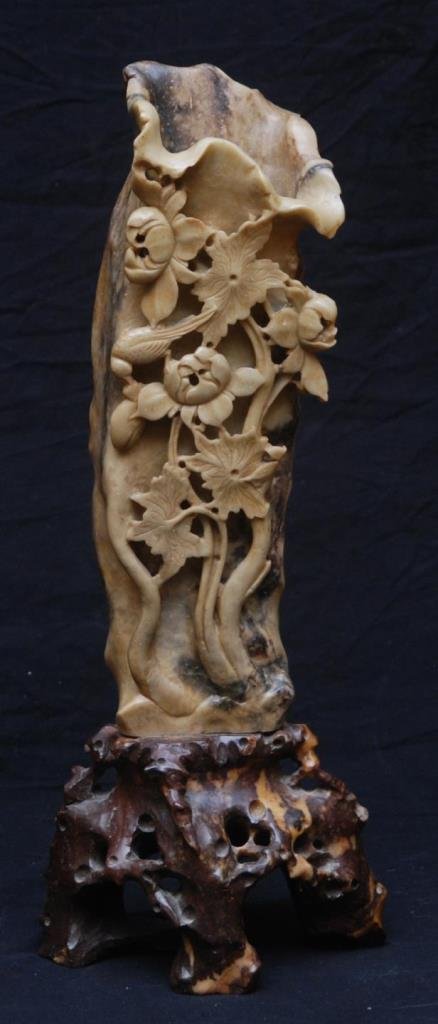 LARGE VINTAGE CHINESE SOAPSTONE CARVED VASE: LARGE VINTAGE CHINESE SOAPSTONE CARVED VASE Measures 12" tall (30.48cm) sits on a fitted 5" base. Floral design. Total weight 3228g