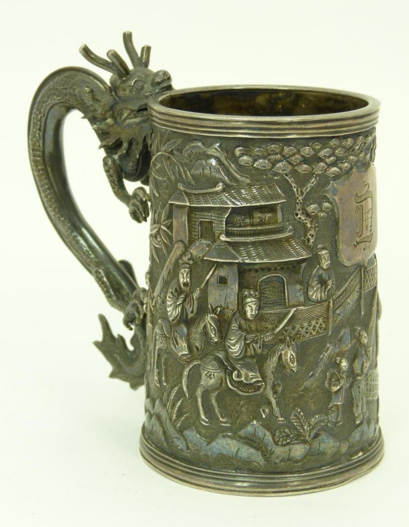 FABULOUS CHINESE SILVER DRAGON HANDLE CUP: FABULOUS CHINESE SILVER DRAGON HANDLE CUP Measures 3-1/2" tall (8.89cm) With large dragon handle holding up a cup with people. Total weight 173g, 5.5toz