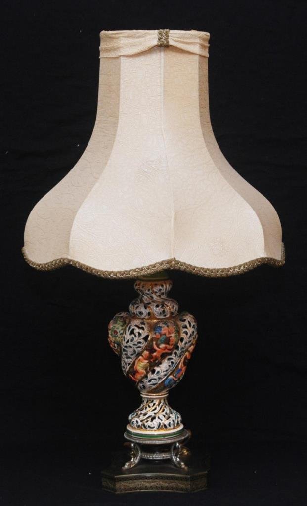 VINTAGE CAPODIMONTE PORCELAIN TABLE LAMP W/ SHADE: VINTAGE CAPODIMONTE PORCELAIN TABLE LAMP WITH SHADE Insert measures 12" tall (30.48cm) sits on brass base has a lovely silk shade. Circa 1950's. Total weight 2018g