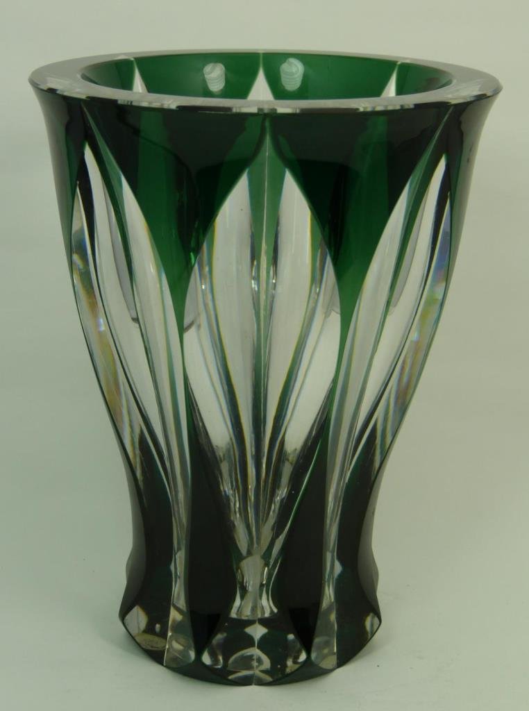LARGE SIGNED VAL ST LAMBERT GREEN TO CLEAR VASE: LARGE SIGNED VAL ST LAMBERT GREEN TO CLEAR VASE Measures 9" tall (22.86cm). Signed to base. Total weight 4747g