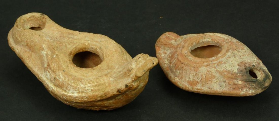 2 ANTIQUE PRE COLUMBIAN STYLE INCENSE BURNERS: 2 ANTIQUE PRE COLUMBIAN STYLE INCENSE BURNERS Largest being 4-1/2" (11.43cm). Total weight of 192g