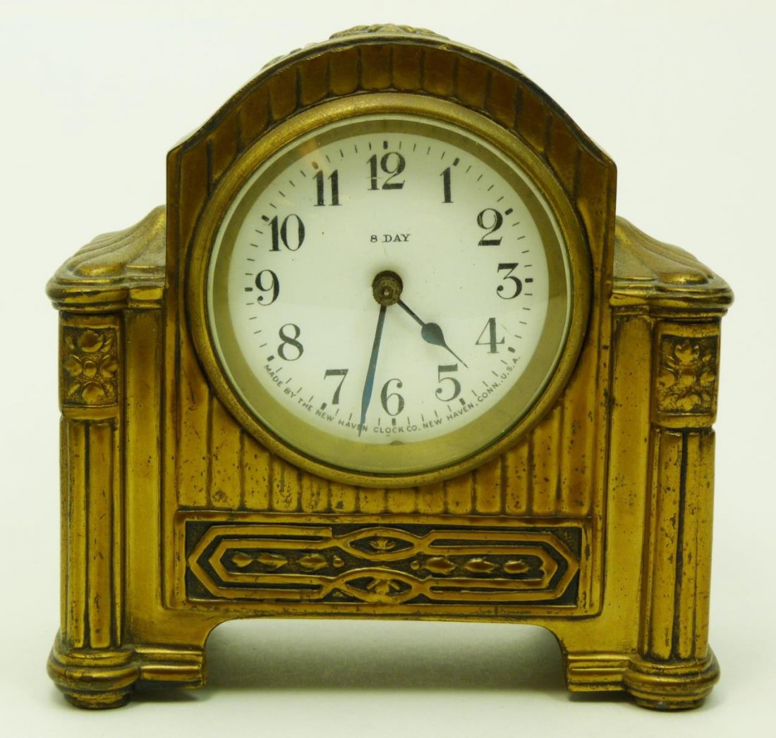 ANTIQUE NEW HAVEN 8 DAY ALARM CLOCK: ANTIQUE NEW HAVEN 8 DAY ALARM CLOCK Stands 4-1/2" tall (11.43cm) . Total weight 946g. Mid 20th century.