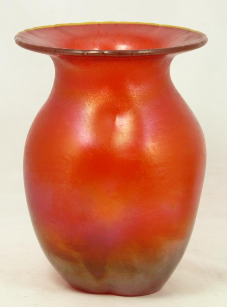 ANTIQUE LOETZ ORANGE RED PINCHED VASE: ANTIQUE LOETZ ORANGE RED PINCHED VASE Measures 7" tall (17.78cm) x 5-1/4" flared rim (13.34cm). Circa early 20th century. Total weight 899g